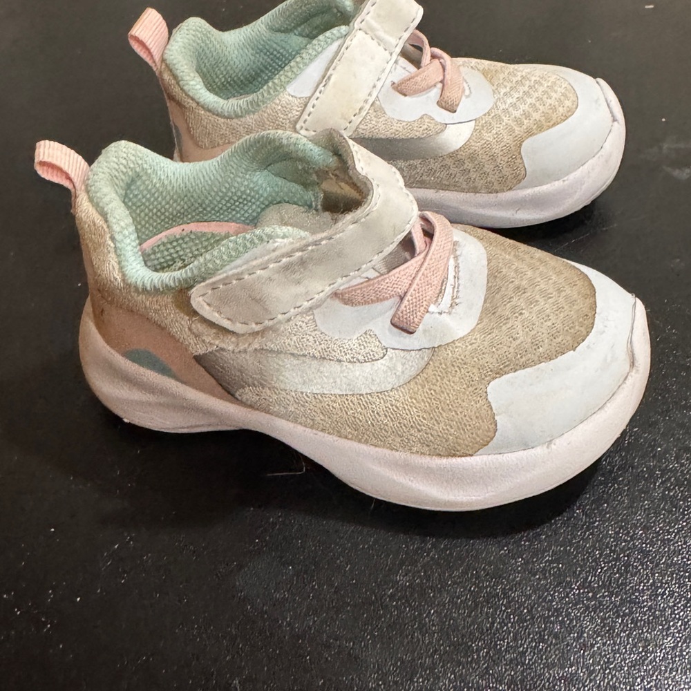 Athletic Works Kids' white and Pink Sneakers size 5